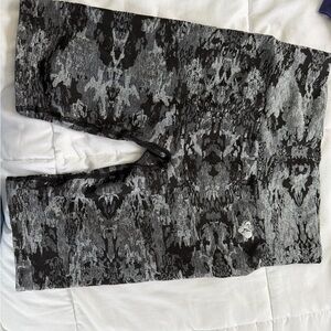 Women's Black and Gray Patterned Bike Shorts